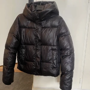 Vinterjacka  - Slutsåld på hemsidan🤍 jackan är lite oversize!