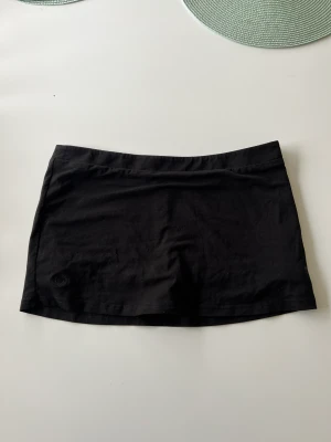 Alobha Label Perfect Mini Skirt - Jättefin kjol från Alobha Lable i nyskick, använd en gång men sen dess har den bara legat i garderoben 💗Köptes för 500 kr men ni får buda från 400 kr, köpare står för frakten och kan mötas upp om det är så 💗 