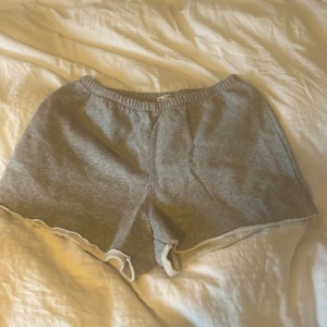 Shorts🤍 - Jätte fina och sköna mjukisshorts dom är ganska stora i storleken🤍