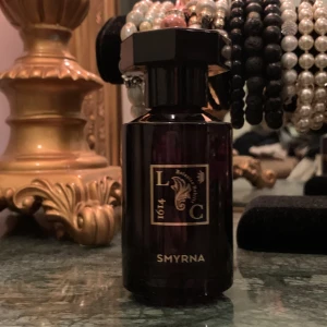 Le Couvent unisex parfym - Le Covent parfym, doften Smyrna. Unisex. Den är Helt Ny (saknar boxen). 50 ml För bara 400kr. 