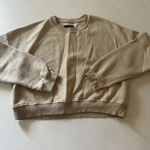 Tröja - Tröja från lager 157 i strl M. 