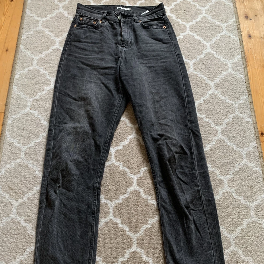 Svarta jeans