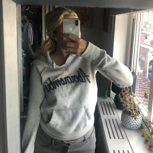 Hoodie - Gammal hoodie! Köpt dyr✨