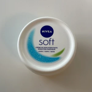 Nivea soft  - Säljer en nivea soft kräm som bara är testad och är helt full.