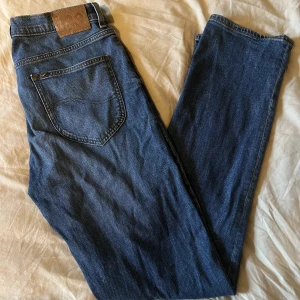Lee jeans  - Lee jeans i storlek 32 34 i bra skick!