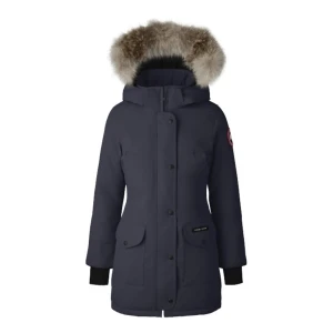 Canada Goose trillium parka - Jacka köpt 2018 inte använd de senaste 3 åren då den är för liten. Super fint skick. Storlek xs