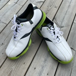 Golfskor Callaway Xseries - Skor i nyskick använda en golfrunda. Skorna är normala i sin storlek. 