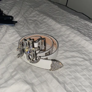 Tuttolente Bälte - Säljer detta feta Tuttolente bälte som är använt fåtal gånger, skick 9/10. Skriv vid minsta lilla fundering! Kan byta!