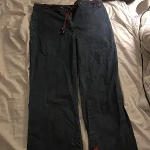 Coola jeans som jag köpte på second hand och betalade 200kr