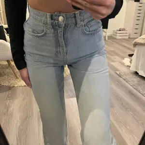 Snygga jeans ifrån Gina Tricot💘 Kommer inte till använda