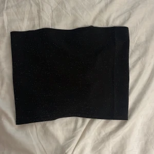 Festtopp - Glittertopp i gott skick, använd 1 gång 