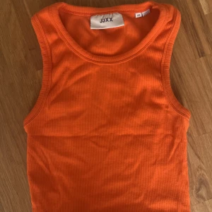Linne orange  - Oanvändt orange linne från JJXX i storlek XS. 