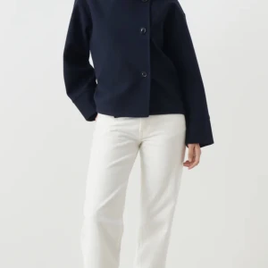 Kappa- Gina tricot - Jätte fin kappa (mörkblå) från Gina tricot storlek XS använd 2 gånger. Super fin kappa💕