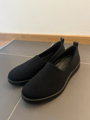 Ecco skor  - Skor från Ecco, äkta lädersulor, använt ca 3 ggr.  Storlek 37