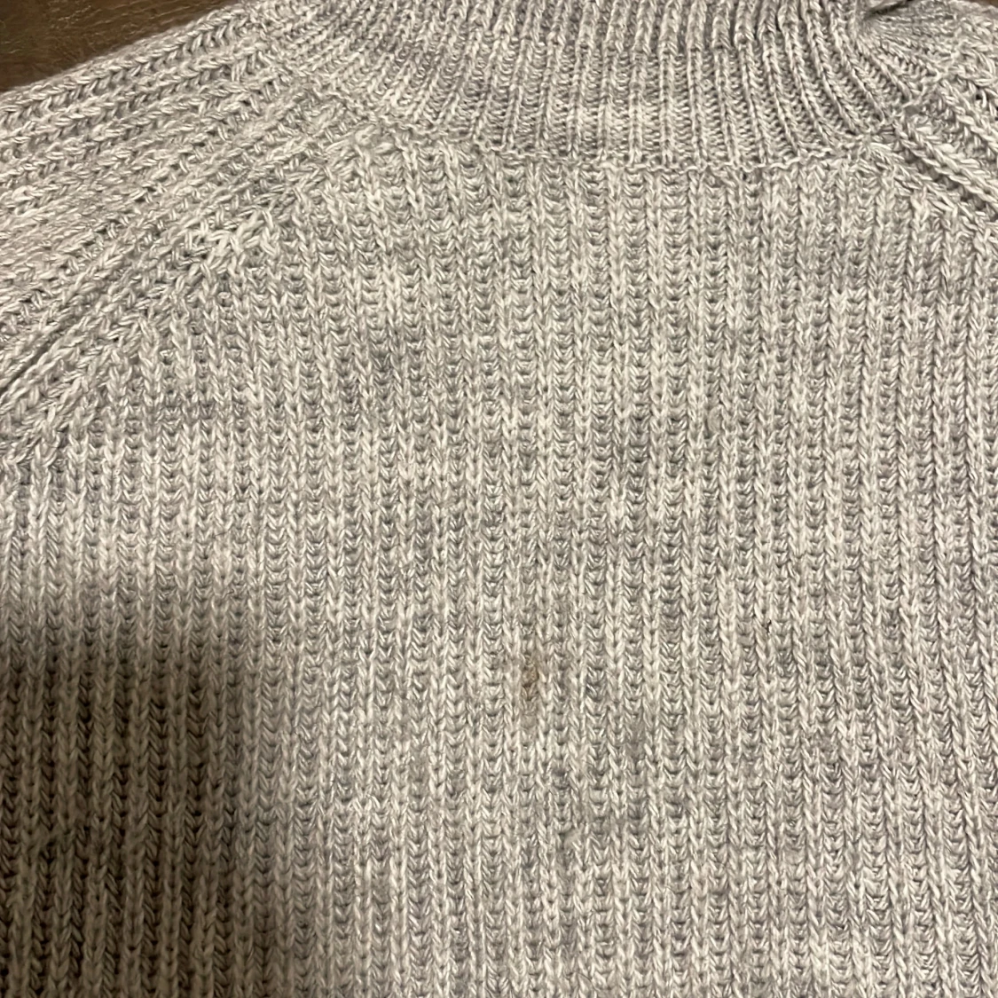 Stickad tröja med krage  - 90
