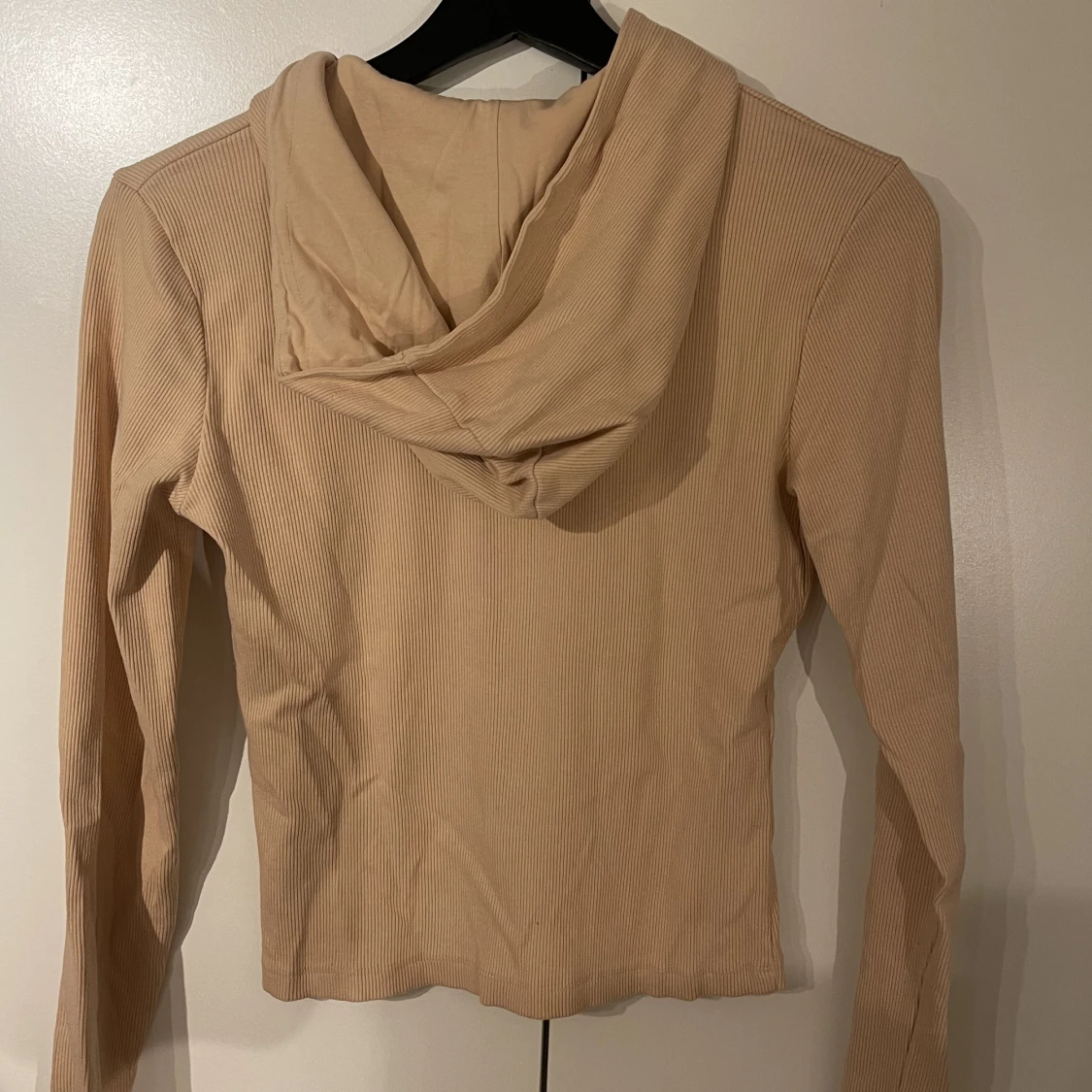 Topp med luva och dragkedja - 91