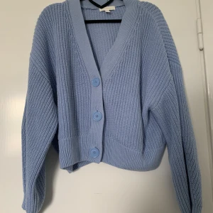 Kofta - Jätte mysig blå kofta, aldrig använd. 