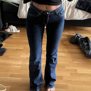 Skit snygga jeans ifrån Ginatricot! Helt ny 500kr nypris mitt pris 300