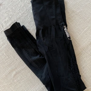 Gymstark thights  - Svarta thights från Gymshark, storlek XS.