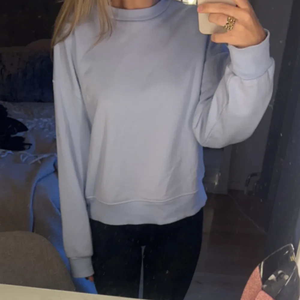 Ljusblå sweatshirt från hm💙. Tröjor & Koftor.