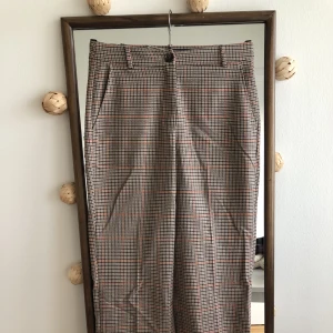 Kostymbyxor Esprit  - Nytt skick🤎