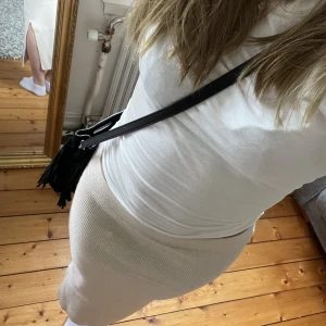 Kjol - Jättefin långkjol från New Yorker som funkar till allt🥰. Nyskick, är bara använd en gång då den inte var något för mig. 