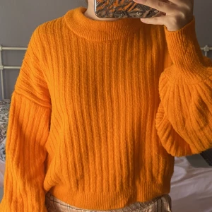 stickad tröja - mkt bra skick