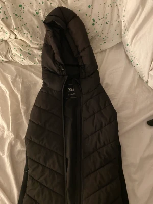 Zara väst  - Fin zara väst i storlek S  Inget fel men används inte längre  