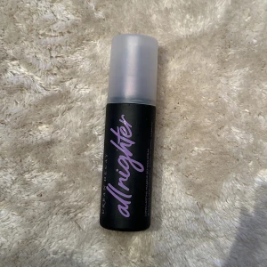 Urban decay setting spray - Urban decay all nighter settingspray!🥰 Helt ny, endast testad! Nypris 390kr❤️