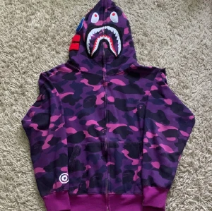 Bape Hoodie  - Bape Hoodie (oanvänd) (fraktar inte, möts bara upp i Gbg) 