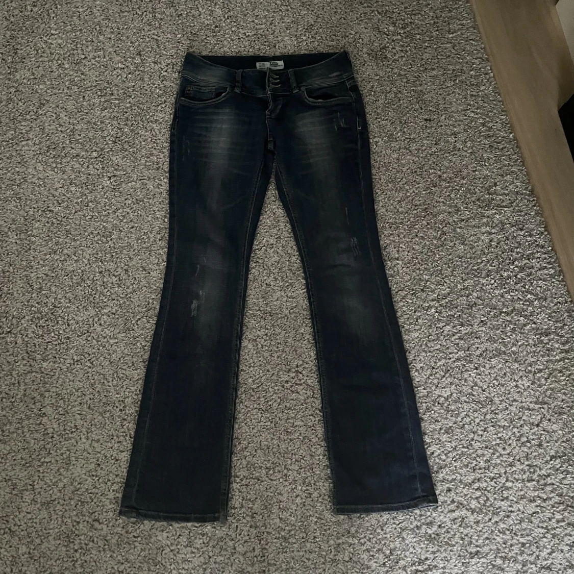 Lågmidjade jeans. - 90