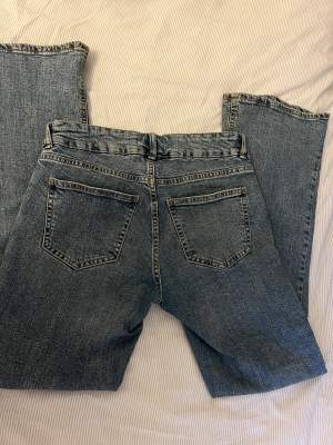 Fina jeans från Gina tricot i storlek 36. Priset kan diskuteras ifall man vill!💗