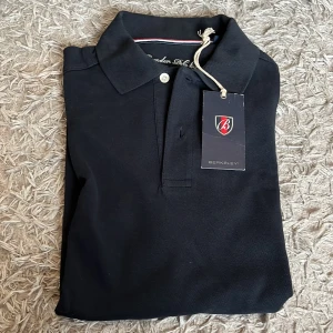 Berkeley  - En jättefin Berkeley tröja i ny skick 