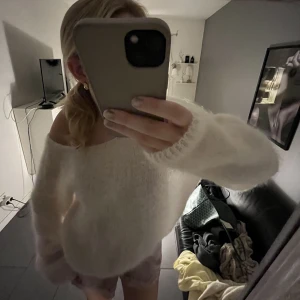 american dreams tröja - skit snygg och skön stickad tröja från american dreams!😇💝🙏🏻köpt på deras egna hemsida och är använd ca 2 gånger😇💓💝nypris 1800