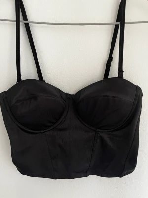 Korsett/topp new yorker - Korsettliknande topp från new yorker, aldrig använt ☺️