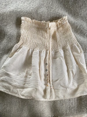 Kjol - Super fin kjol som även går att använda som en topp! Köpt i somras aldrig använd!💗 Nypris 399:- 