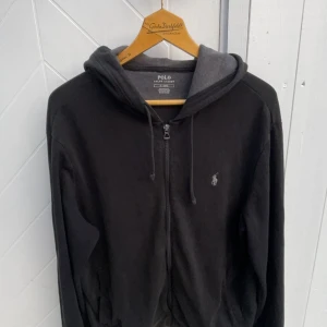 Ralph lauren zipup - En skön Ralph lauren zipup i bra skick 🤙