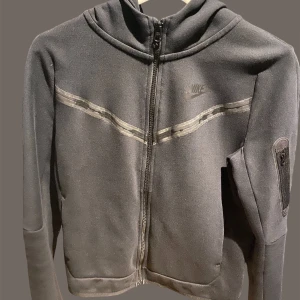 Svart Nike tech fleece - Svart Nike tech fleece