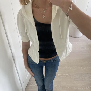 Kortärmad kofta  - Superfin kortärmad hoodie/ kofta🥰