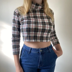 Rutig topp - En gullig rutig turtleneck topp i storlek Xs/S!