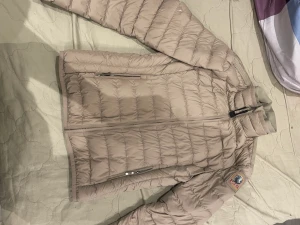 Pjs parajumper jacka för kvinnor  - Pjs parajumper för kvinnor nästan helt ny