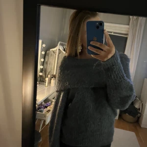 off shoulder tröja  - fin tröja som knappt är använd💘, i storlek xs men funkar även som s 