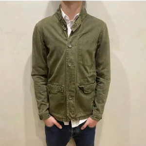 Overshirt Commos - Hej! Säljer nu min Jacka från märket Commos storlek S, fint skick. Modellen är 180cm lång och väger 80kg. Tveka inte på att höra av dig om du har frågor eller funderingar kring varan!