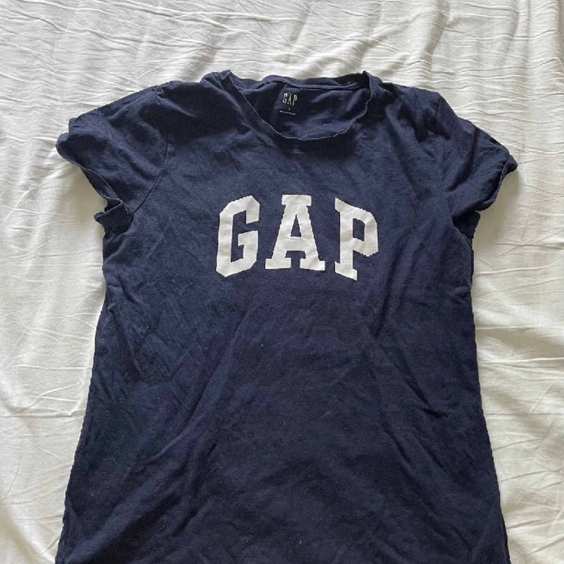 Mörkblå gap t-shirt
