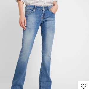 Ltb jeans - Jätte snygga låg midjade Ltb jeans i modell Roxy, använt fåtal gånger och är i jätte bra skick