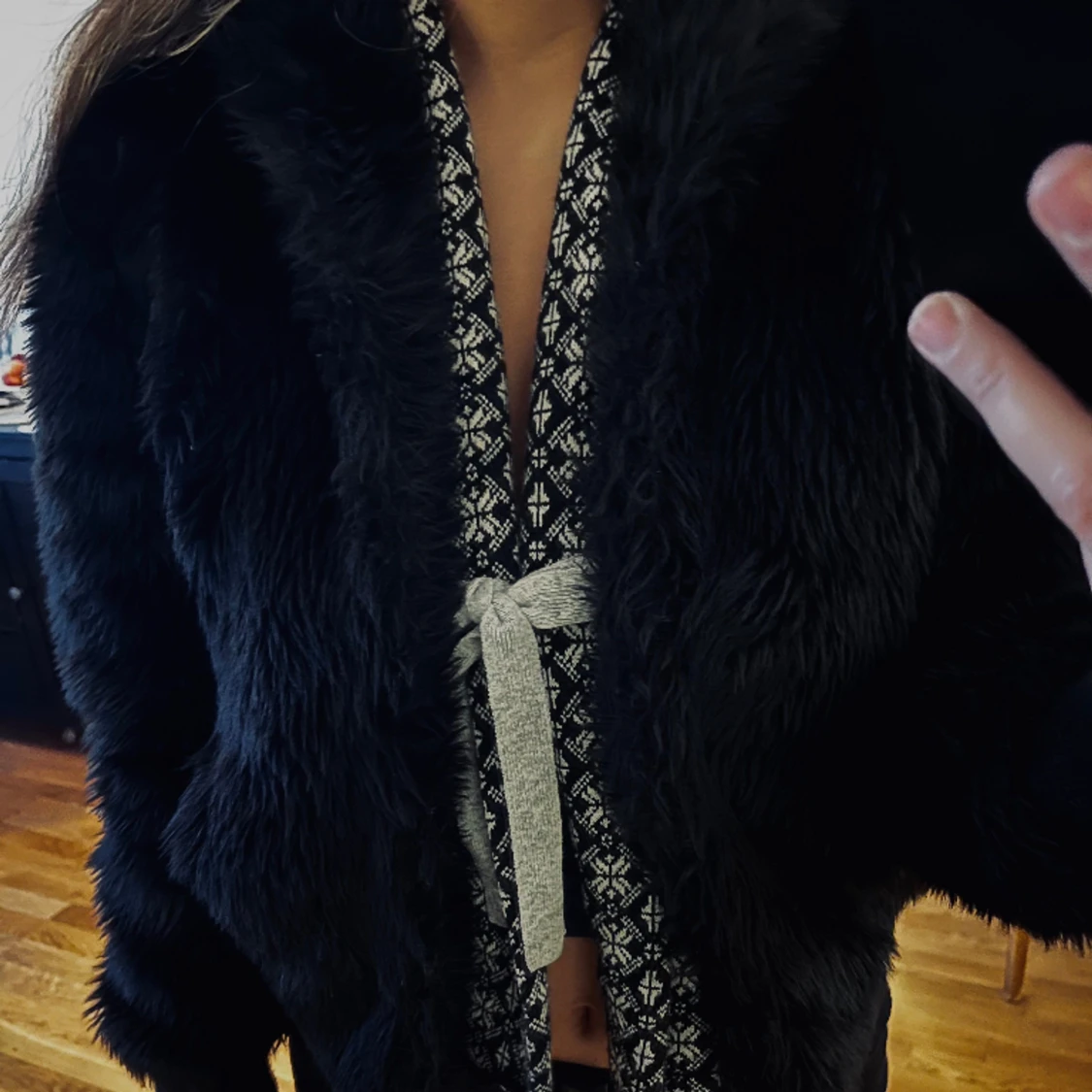 Svart pälsjacka  - 91