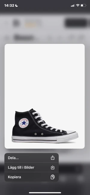 Svarta Converse  - Svarta Converse använda men är i bra skick. Kan även skicka fler bilder💕 Storlek 38 