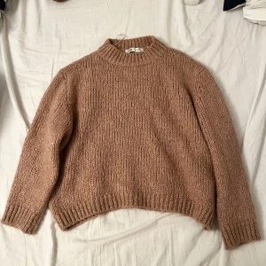 Stickad tröja från zara - Rosa stickad tröja från zara💘⚡️ fint skick!