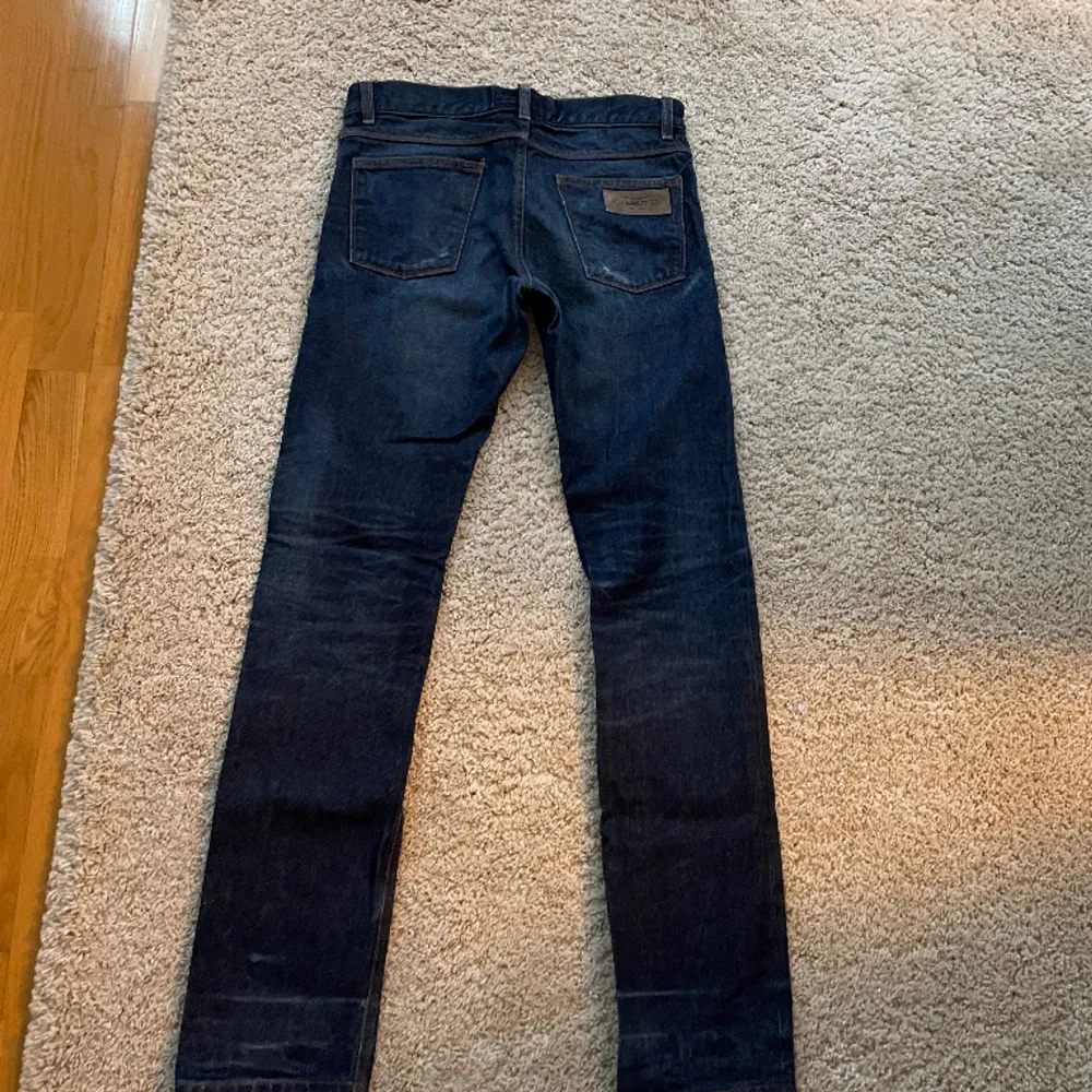 Lågmidjade mörkblå jeans i straight modell, W29 L34, bra skick☺️. Jeans & Byxor.