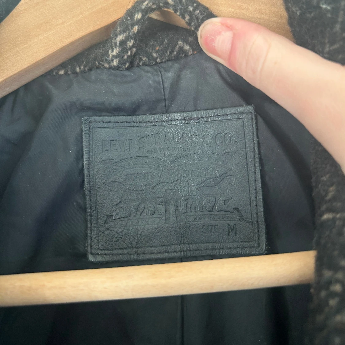 Svart levi’s kappa - 90